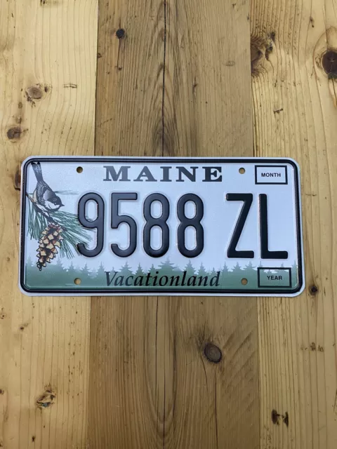 Vintage Maine Vacationland US Car License Plate 9588 ZL