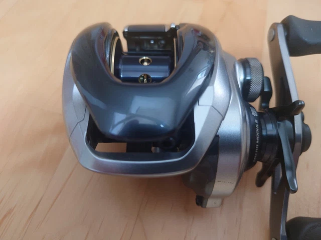 Moulinet Shimano Metanium HG Baitcast - Main Droite, Ratio 7.4:1, Occasion, Provenance Japon