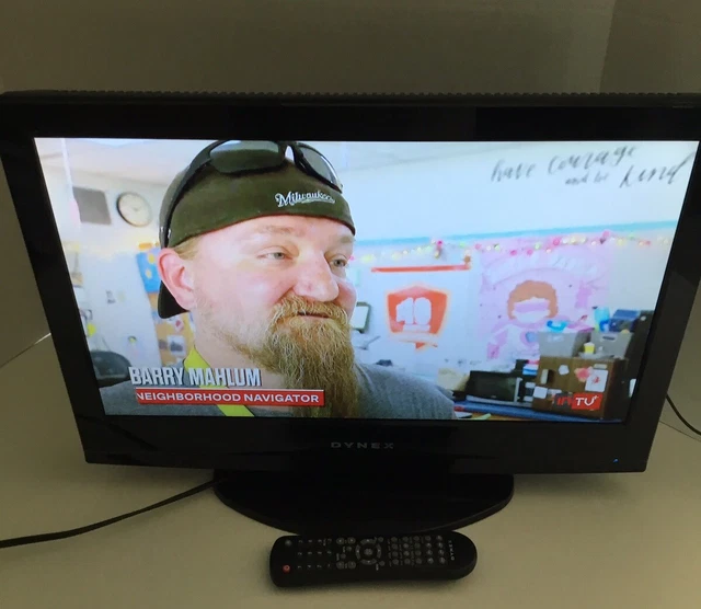 DYNEX DX22LD150A11 COMBO 22”LCD Flat Scr TV DVD Combo W/Remote 59.99