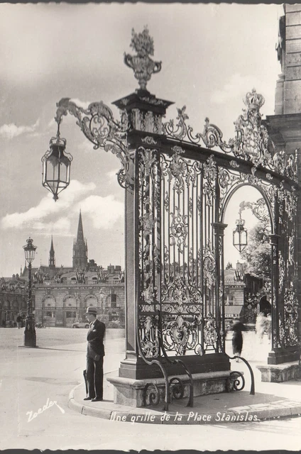 Cp -  Nancy - Une Grille De La Place Stanislas - Meurthe Et Moselle 54