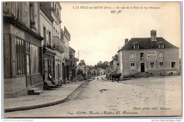 61 LE MESLE SUR SARTHE - un coin de la place et la rue d'alencon