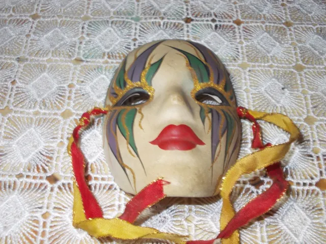 Portrait D'un Couple Femme Et Homme En Costume Traditionnel De Carnaval  Vénitien Avec Masque Et Ornements Ai Générative