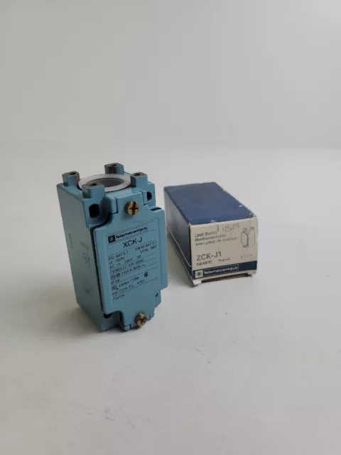 Telemecanique ZCK-J1 Limit Switch 064610 3N9528 XCK-J 240V 3A