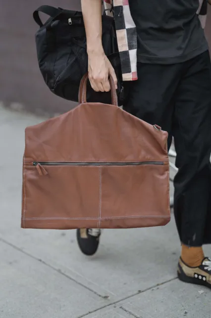 Leather Suit Carrier Garment Bag/Custom Brown Carry-on Travel Suit Garment Bag