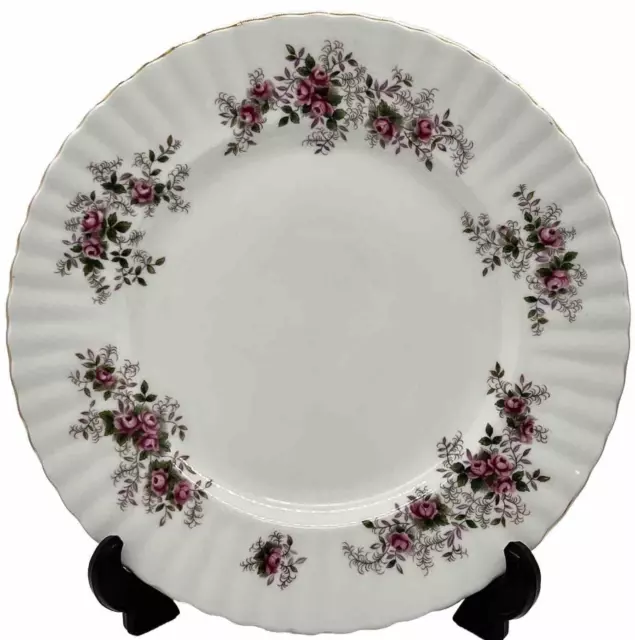 Elegance at Every Meal: The Royal Albert 'Lavender Rose' Dinner Plate