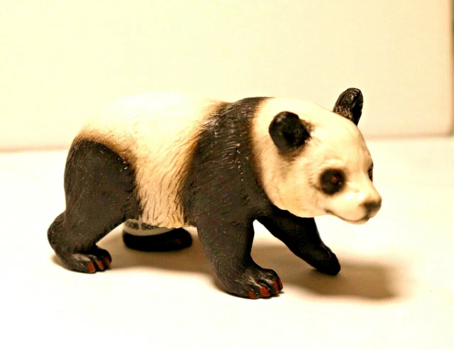 Schleich Giant Panda Retired D73527 4" Long 2" Tall Plastic Figure