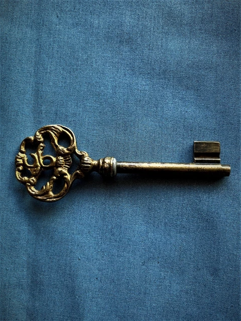 19th. CENTURY FRENCH ANTIQUE BRONZE ORMOLU DOOR KEY