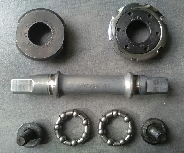 STRONGLIGHT 1000 TRIPLE BOTTOM BRACKET AXLE - Axe de pedalier 132 mm