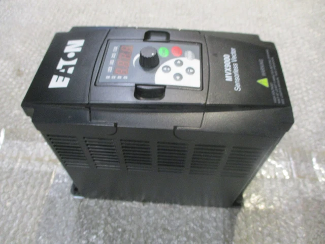 EATON MVX007A0 Sensorless Vector MVX9000 AC Drive 480VAC 3PH 7.5HP 13A *Parts*