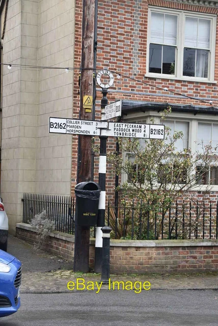 Photo 6x4 Roadsign, Yalding Congelow  c2021