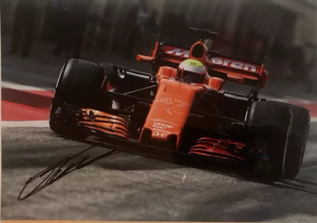 ***  OLIVIER TURVEY  -  TEAM MCLAREN  -  HAND SIGNED  -  F1  ***  12x8 photo