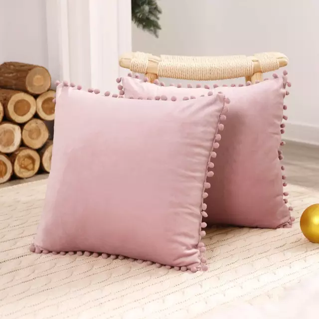 Paquete de 2 fundas de cojín de terciopelo triturado Deconovo 16x16 pulgadas con pompones cuadrados para