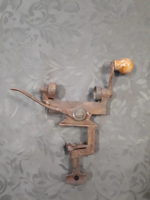 Paire de chenets en fer forgé d'époque 19 ème