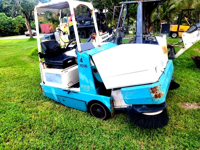 Pre-owned TENNANT 6650XP Commercial Parking Lot Gas Sweeper $4499. obo