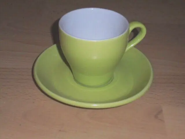 IKEA schöne Kaffee- Tasse mit Teller - Porzellan grün 7,5x8cm