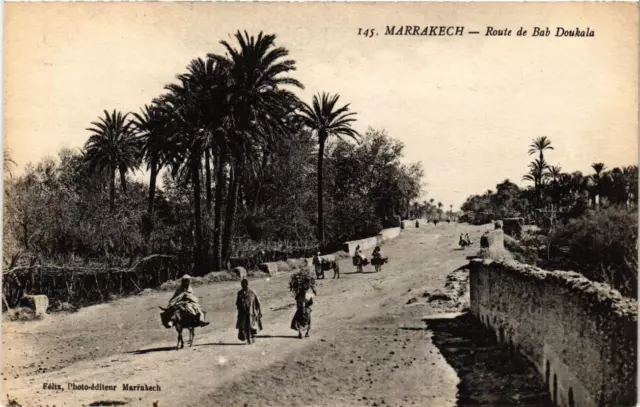 CPA AK MARRAKECH Route de Bab Doukala MAROC (688947)