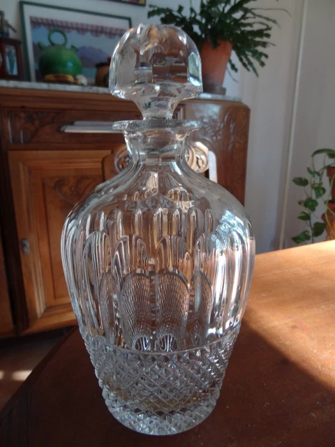 ancienne carafe en cristal saint louis baccarat ?