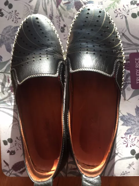 isabella rossi 38 Black Leather Flats As New Condition