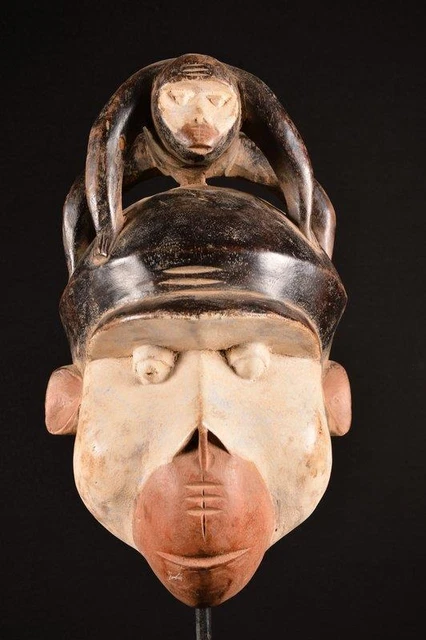 20406 African Old Bulu Mask / Mask Cameroon