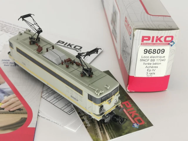 Locomotive électrique BB 17040, livrée béton, dépôt d'Achères | Trains