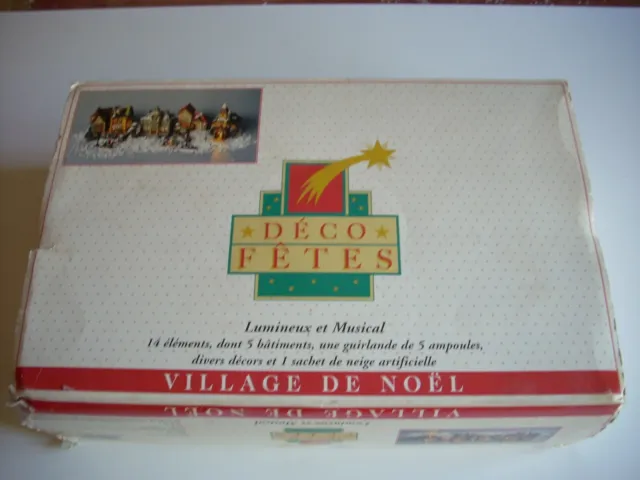 Village de Noel musical composer de 3 Maisons, 1 Mairie et Eglise en bonne état