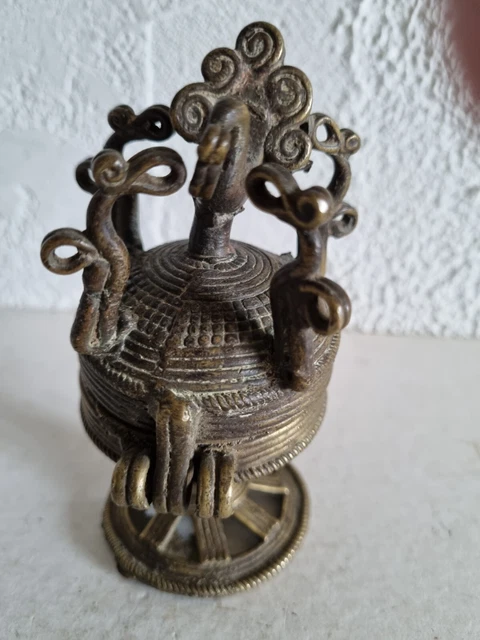 Inde Ancienne ,  Boite À Fard D`usage Ancien , En Bronze , Dite : " Tika "