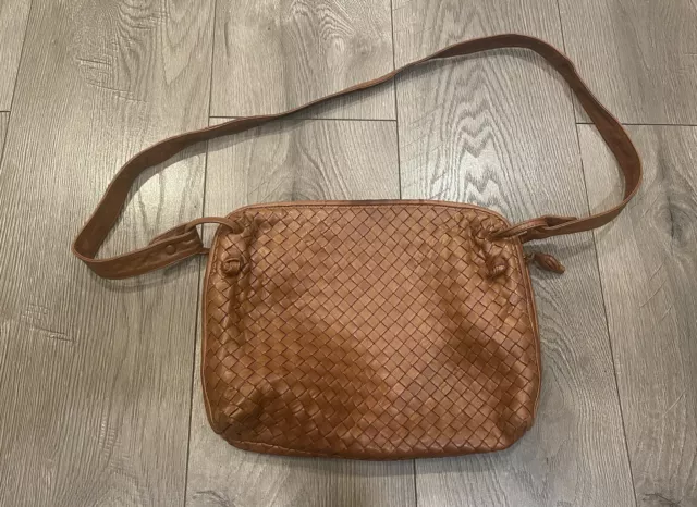 Classic Vintage Bottega Veneta Shoulder Cross Body Purse