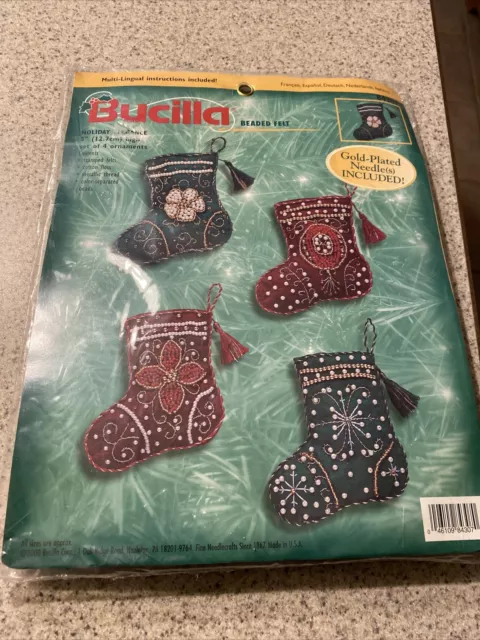 Juego de 4 adornos de medias Bucilla Holiday Elegance de 5"" con cuentas altas 84307