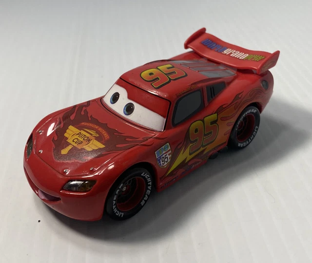 DISNEY PIXAR CARS Lightning McQueen Piston Cup Car Diecast EUR 7,67 ...