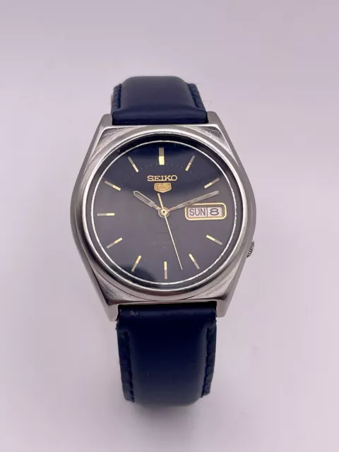 SEIKO 5, AUTOMATIC WATCH, Vintage, Men, Seiko5 7009A DAY DATE, CLEAN DIAL.