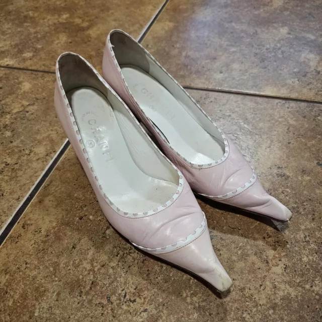 Vintage Chanel Kitten Heels Light Pink 90s/Y2K Size 36.5 Italy Made CHIC