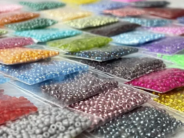 Rocailles Perlen Glasperlen Indianerperlen 2,2mm 50 Farben Set 22.000+ Stück Rocailles Perlen Glasperlen Indianerperlen 2,2mm 50 Farben Set 22.000+ Stück