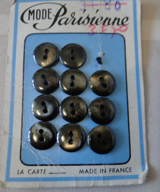 Lot De 12 Boutons Anciens En Bakélite Beige - Diamètre 20mm - Sur Carte D'Origine - État Neuf