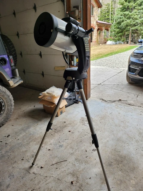 Celestron NexStar 8 Schmidt-Cassegrain Computerized Telescope with Tripod & Case