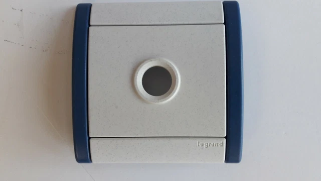 Enjoliveur Téléphone Legrand Silex, Référence 85763, Doigt Simple, Blanc, Pour Installation Murale élégante