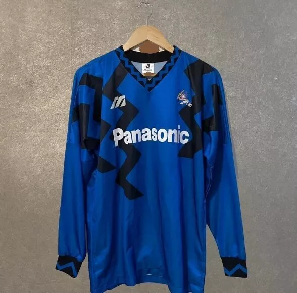 Original Gamba Osaka 1993/1995 home shirt in a mint condition and size large