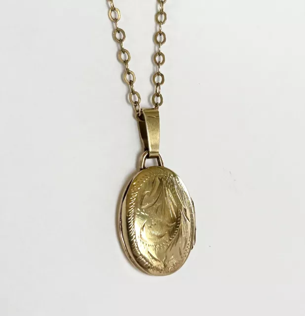 9ct Gold Photo Locket Pendant Chain Necklace Ladies Vintage  / Birmingham 1977