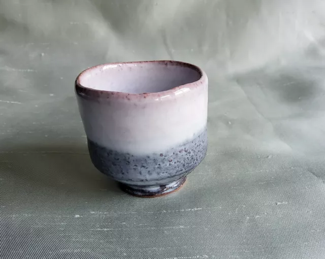 JA4: Guinomi, Sakebecher, Cup, weisse Glasur, von Kunisuke Nakahara, Japan, Hagi