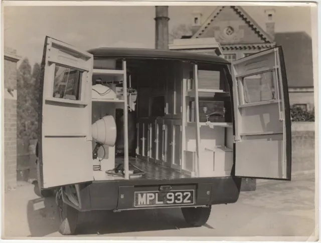 1940s Original Photo * WW2 WWII era AMBULANCE Hospital Medical Doctor Nurse Van