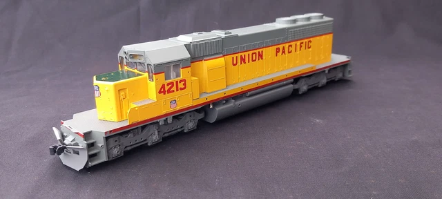 VOIE N - Kato Locomotive Diesel EMD SD40-2 Burlington Northern - 176