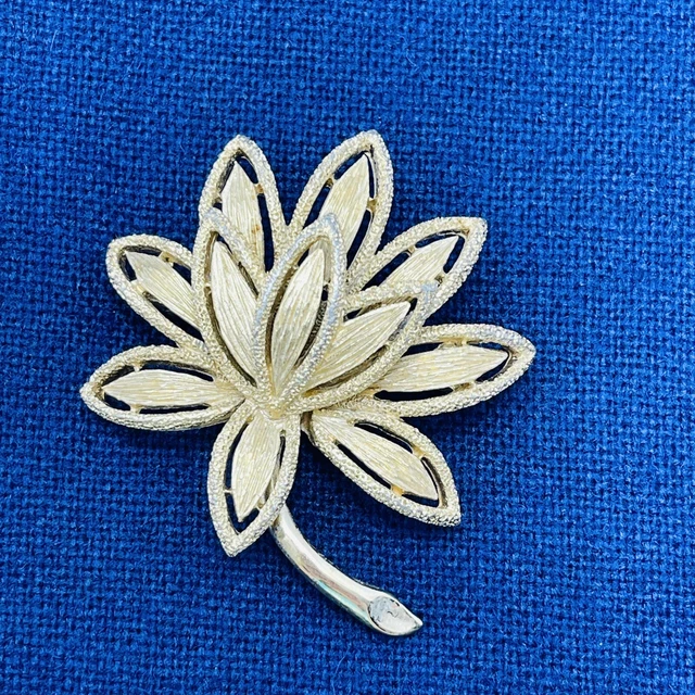 Broche Et Boucles D'oreilles Vintage - Perles Fausses Et Rubans Dorés - Lot Assorti