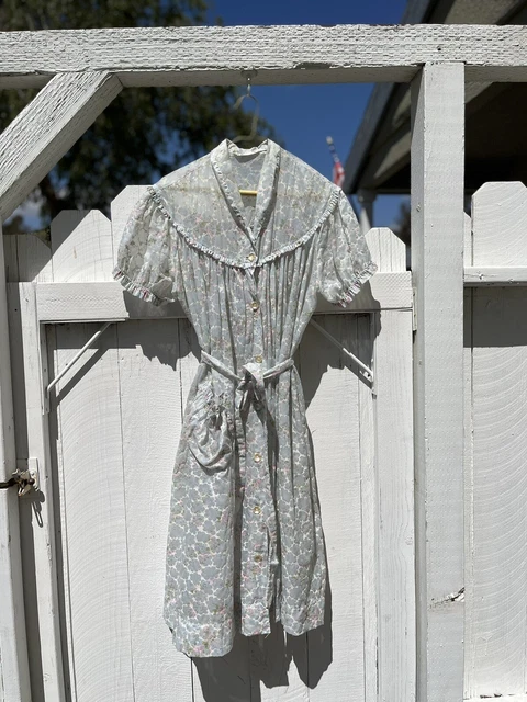 1960s Nightgown Pyjamas Blue Floral Acorn Women’s Button Down Nightie