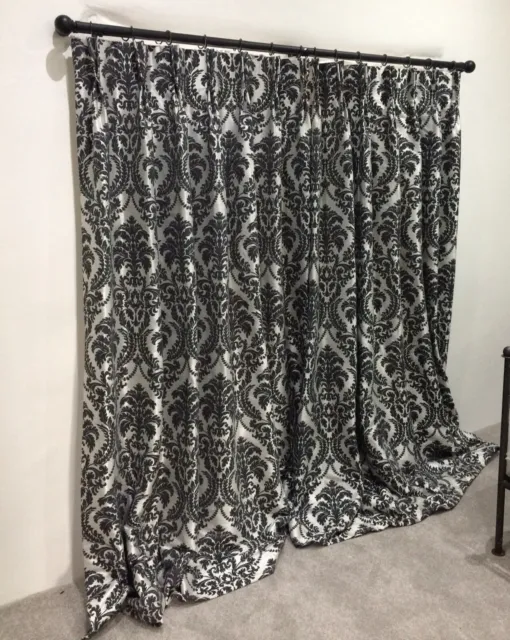 Paire de rideaux entrelacés à plis pincement largeur 2 m longueur 2,15 m argent/noir