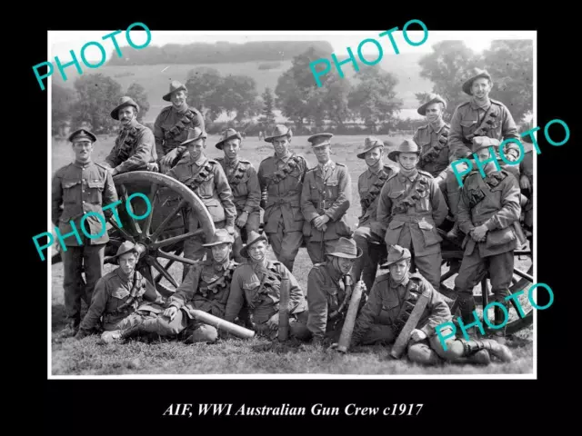 OLD POSTCARD SIZE PHOTO OF AIF AUSTRALIAN ARMY ANZAC GUN CREW c1917