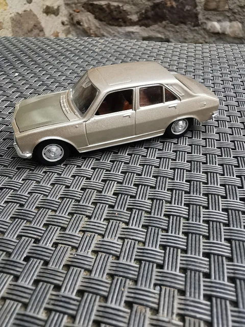 NOREV ref. 475404 - Peugeot 504 - Blanc - 1/43 ancien - Collection