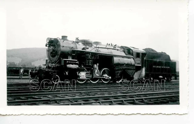 0A533 RP 1939/70s DELAWARE & HUDSON RAILROAD 2-8-0 LOCO #1215 ONEONTA NY