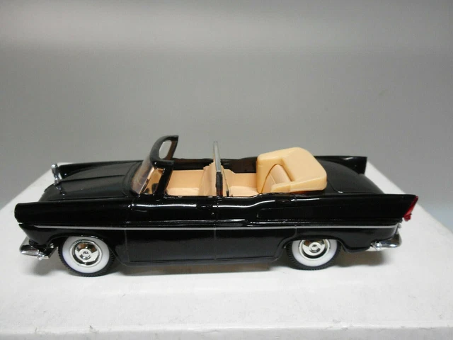 Maquette Simca Présidentielle 1958 - Échelle 1/43 - Métal - Boîte Plexi - Neuf