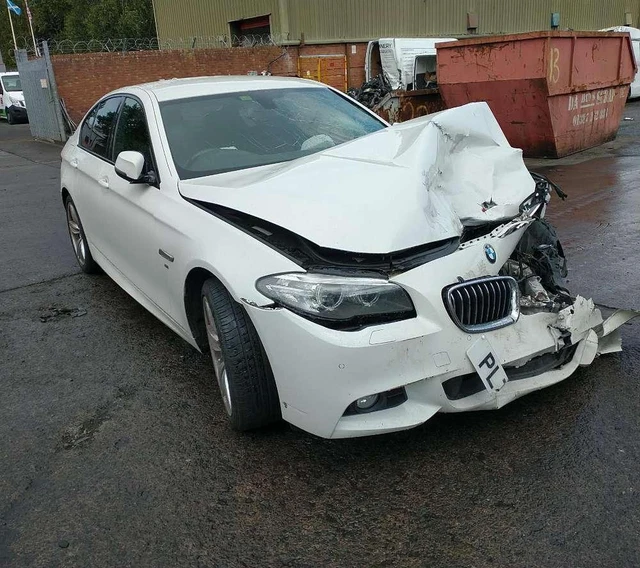 BMW SERIE 5 RIEMPITIVO CARBURANTE FLAP Diesel 4 porte bianco 09-17