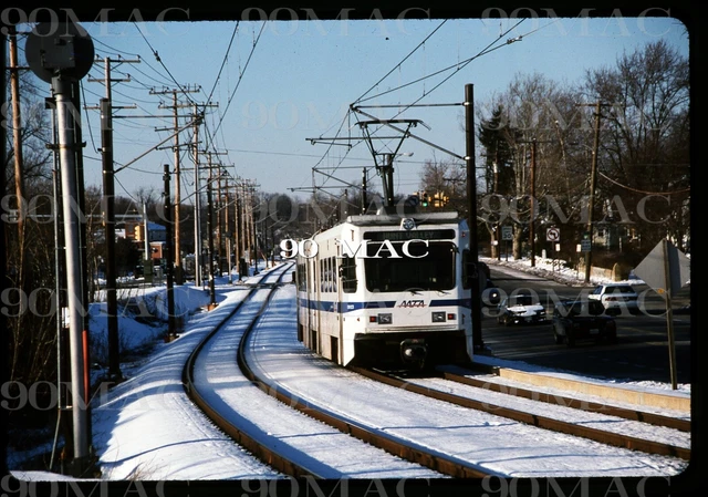 BALTIMORE MTA. LRV TROLLEY #5023. Baltimore (MD). Original Slide 2003.