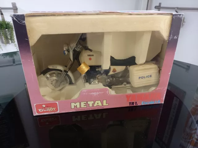 Superbike GUILOY 1/16 YAMAHA POLICE